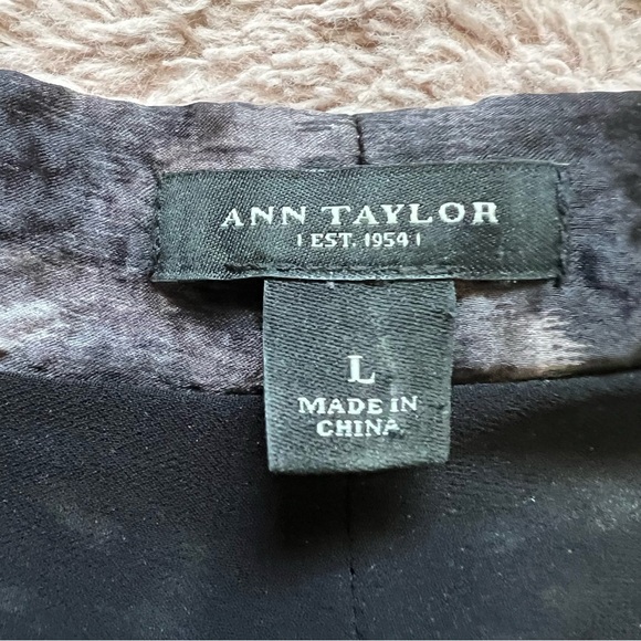 Ann Taylor Silk Blend Blouse Women’s Size L - Picture 2 of 6